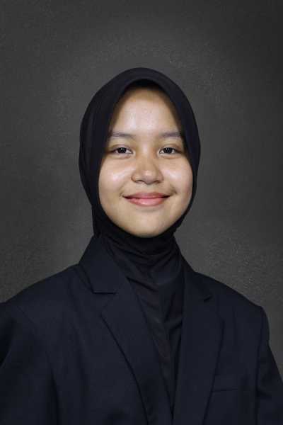 Penerima beasiswa Dina Nafisatun Nisa 
