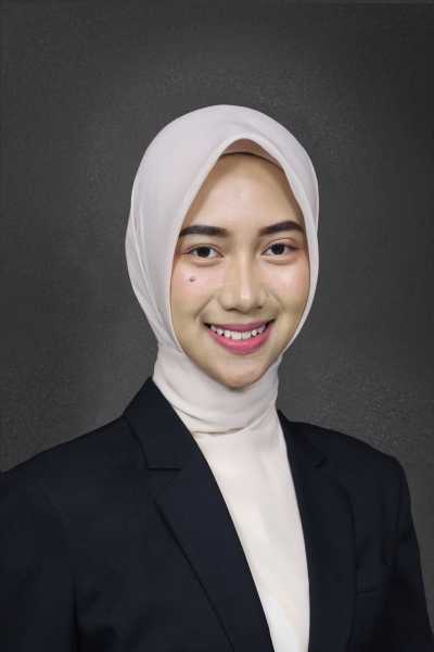 Penerima beasiswa Alya Rahman Putri