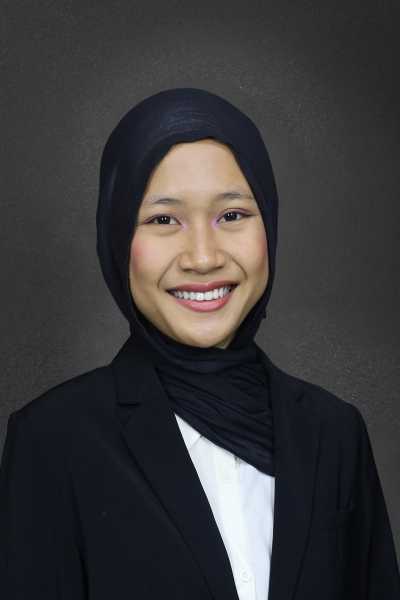 Penerima beasiswa Luna Az Zahra Putri Dharma 